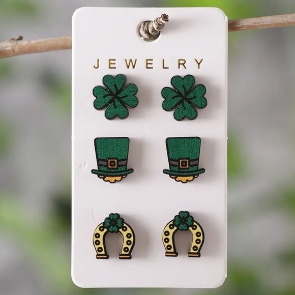 3 Pairs St Patrick's Day NIP Hats Clover Horseshoe Wooden Stud Post Earrings - Picture 4 of 5